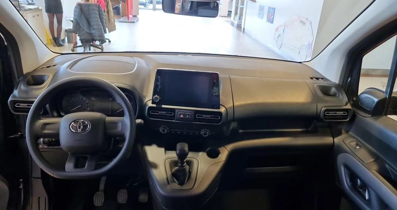 Toyota Proace City Verso cena 117100 przebieg: 5, rok produkcji 2023 z Warszawa małe 92
